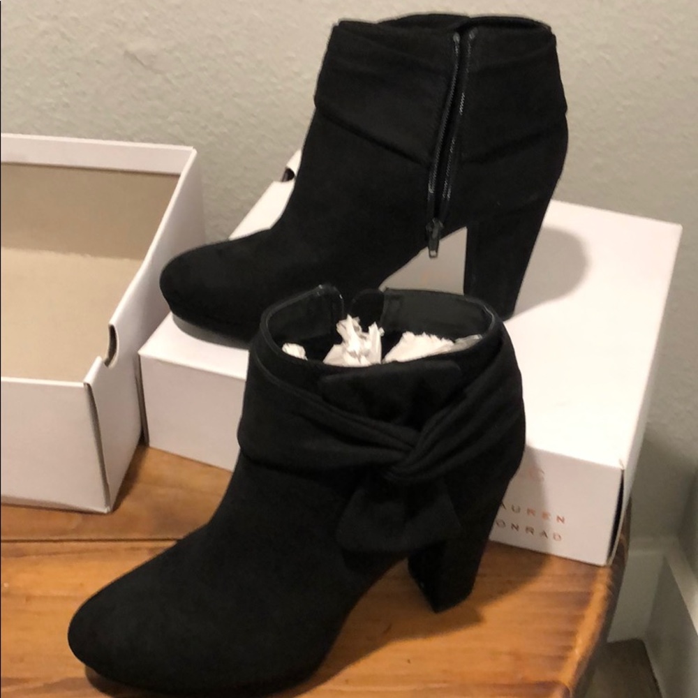 Women’s black ankle booties